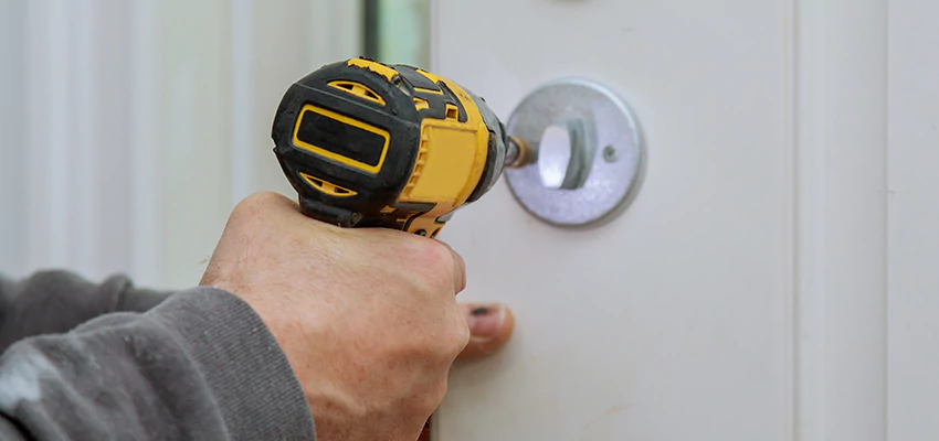 Street Locksmith For Smart Lock Repair in Rosedale, CA