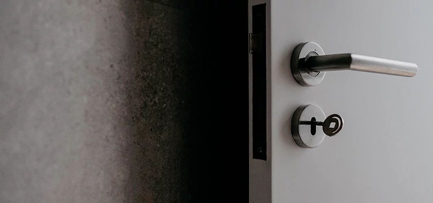 Front Door Handle Repair And Installation in Rosedale, CA